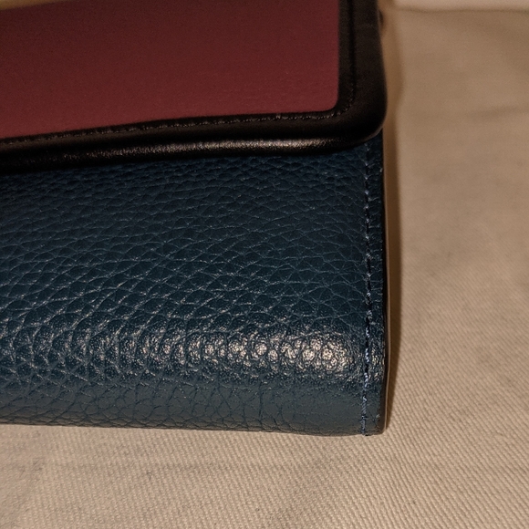 **SOLD**Coach Crossbody - Picture 4 of 10